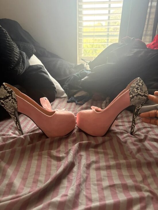 Pink Heels - Picture 2 of 4
